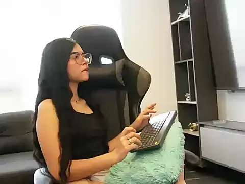 Mia_Storm18 – Naživo XXX chat