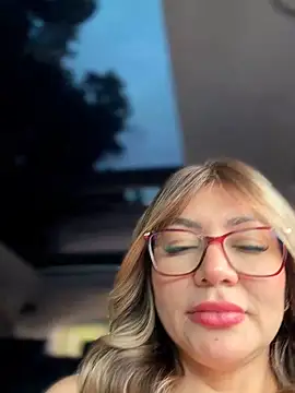 DIANITA_1988 Adlı Modelin Canlı XXX Sohbeti
