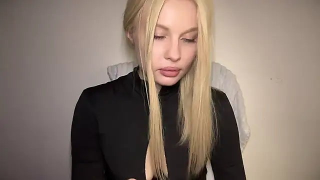 ElizCult Adlı Modelin Canlı XXX Sohbeti