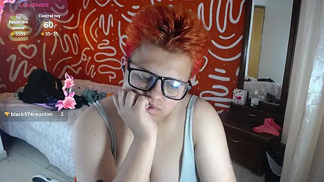 NekoShortyX Show in webcam