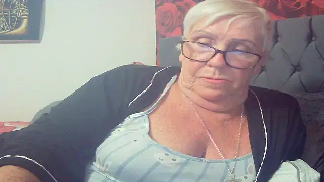 Playful_MILF_Demi Adlı Modelin Web Kamerası Şovu