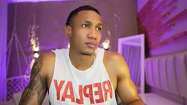 Logan_Varela Live XXX-chat