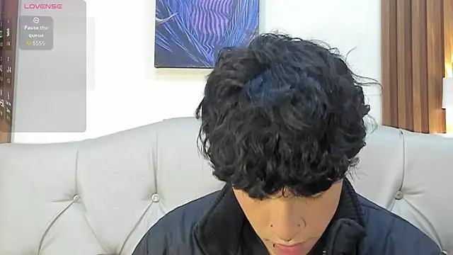 Chat XXX en directo de Axel__Evans