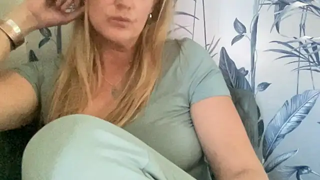 XXX chat uživo modela Billiexxx