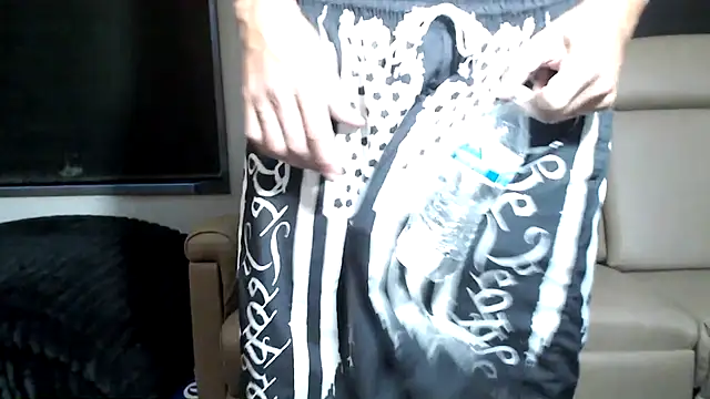 ThickD2C webkamerás műsora
