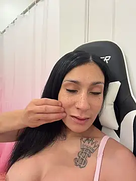 XXX chat uživo modela FerrariFrench