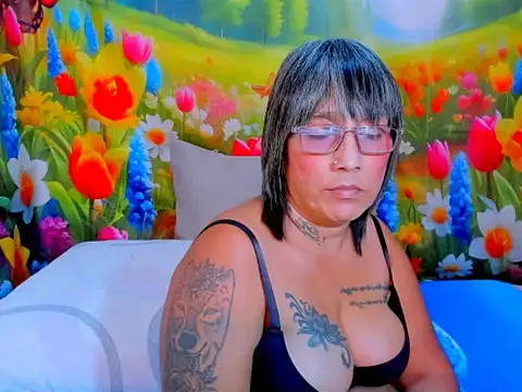 צ'אט XXX בשידור חי של indianroxy