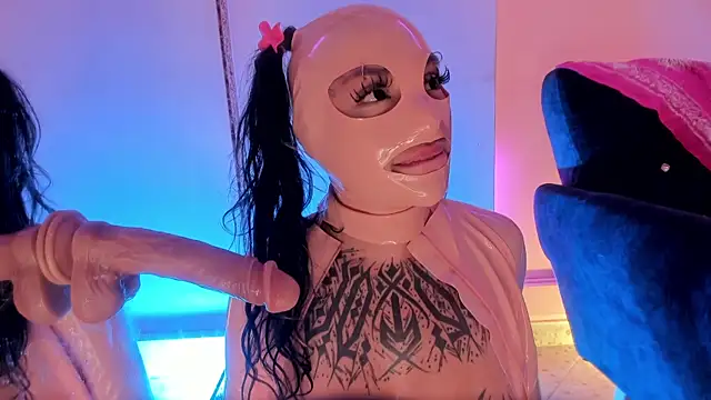 psychodoll_11 élő XXX-chatje