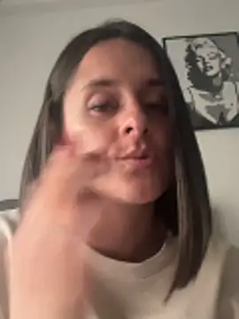 Alice_milf_'s Live XXX Chat