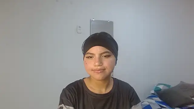 غرفة دردشة kimmyfuckass المباشرة