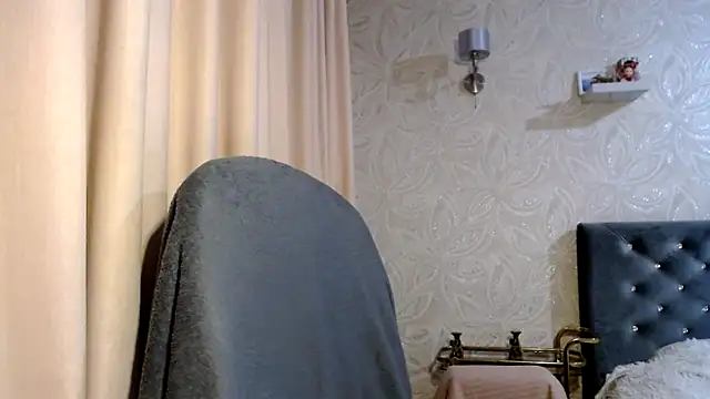 XXX chat uživo modela LuciaSnowy