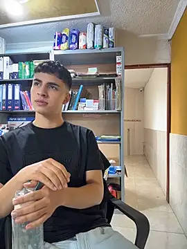 AdrianRinaldi Pertunjukan Webcam