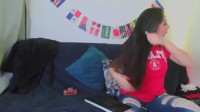 Erzsi-Moon Live XXX Chat