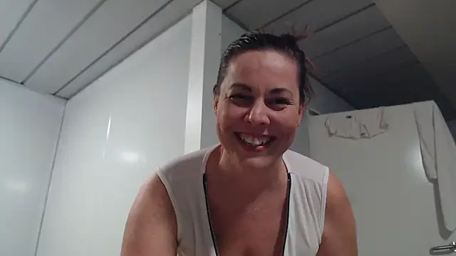 fulloferotic Chat XXX live