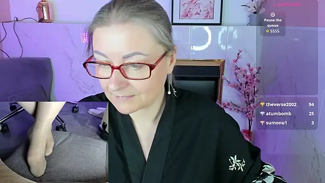 Alexandra_Kind élő XXX-chatje
