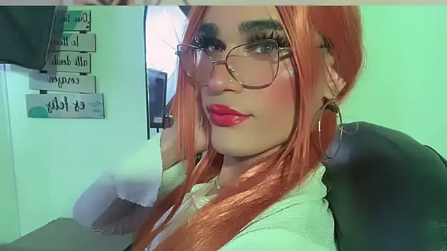 Anny_Evaanss_: διαδικτυακό σόου στην κάμερα