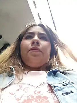 Sofia_Honey1's Live XXX Chat
