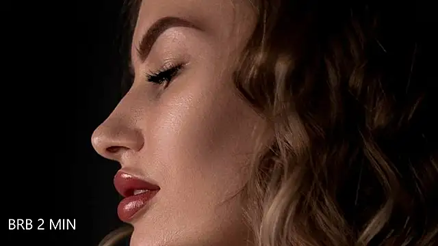 SoftnessMila – Naživo XXX chat