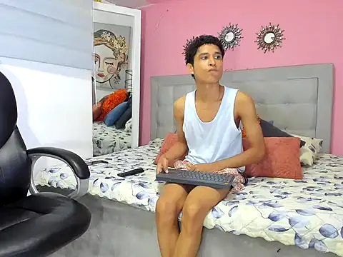 Xavier-Fox live XXX chat