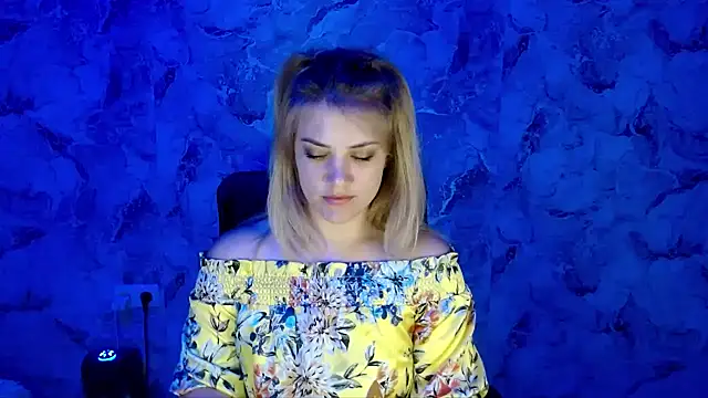 nika_gold1's Live XXX Chat