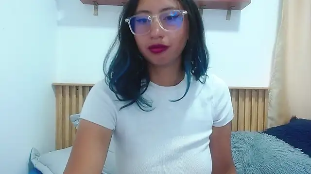 Violet_2003 Adlı Modelin Canlı XXX Sohbeti