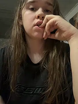 HornyGirlH's Live XXX Chat