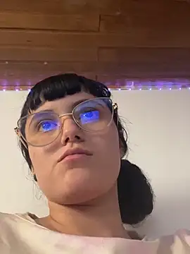 XBODTRIIPX 即時 XXX 聊天