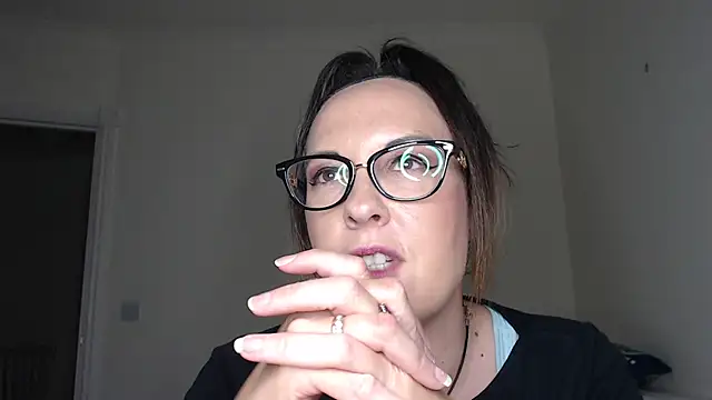 Humiliatrixxxx Webcam Show