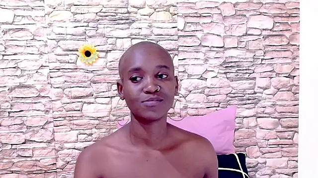 XXX chat uživo modela EbonyOlive69