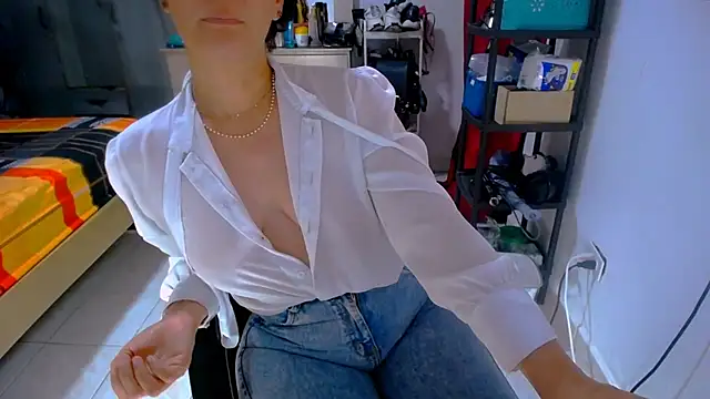 BitterMomXxx webkamerás műsora