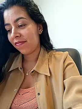 Luianna 现场XXX聊天