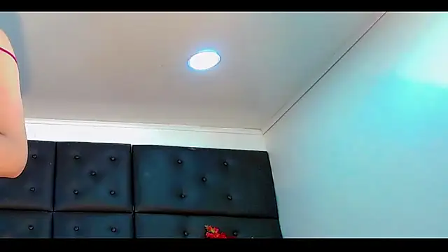 Chatroom XXX en direct de Daniela_Pink_