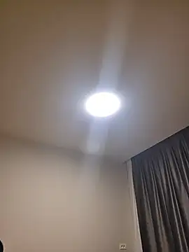 MiaRides19 Adlı Modelin Canlı XXX Sohbeti