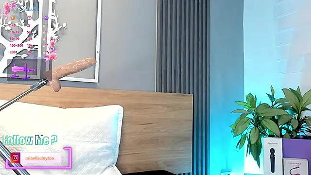 XXX chat uživo modela Elise-Leyton