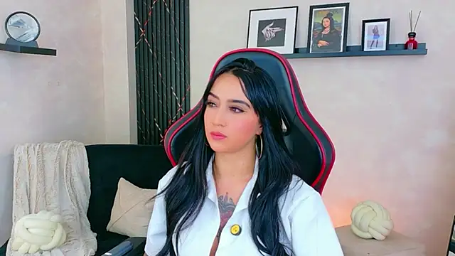 EmmyEvans1's Live XXX Chat