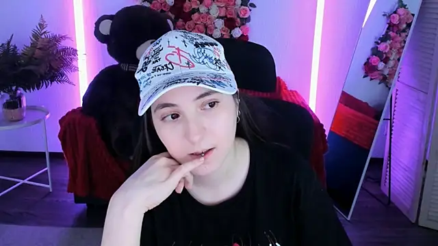 VirtuallVoyant Chat XXX live