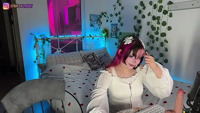 h3ntai_babyのライブXXXチャット