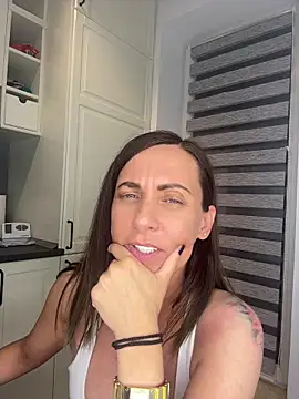 XXX chat uživo modela DivineAmely