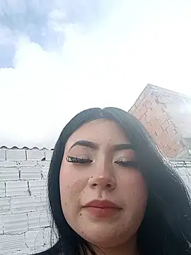 Emiily__EvansのライブXXXチャット
