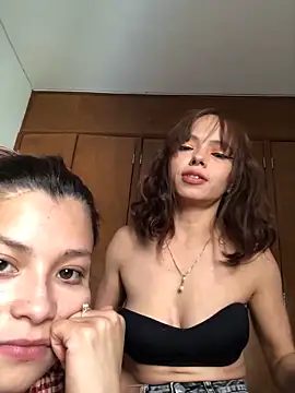 3littles' Live XXX Chat