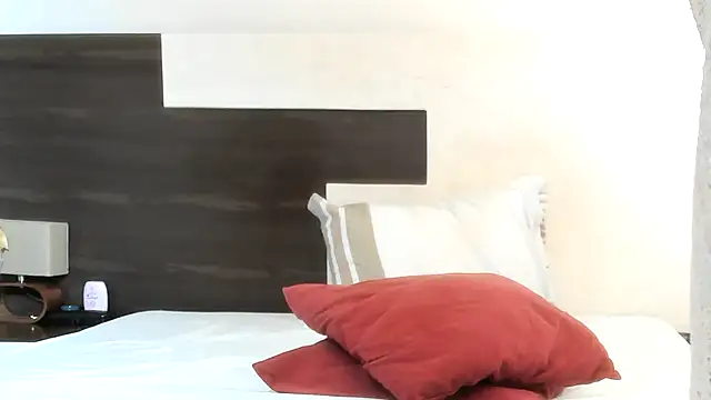Chat +18 de SexyCaitlynHot ao vivo