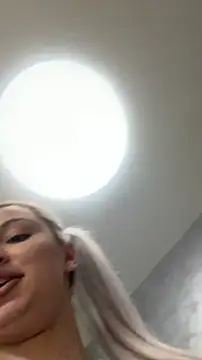 Kylie_One Webcam show