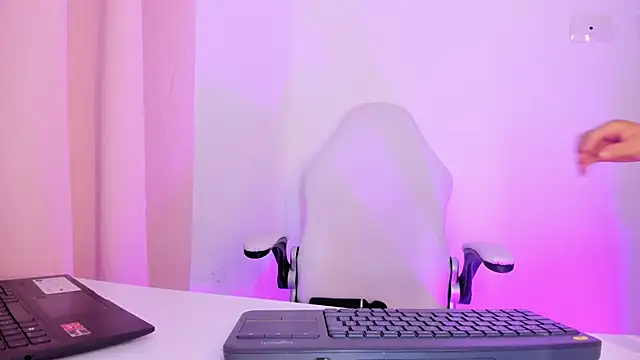 Онлайн чат XXX kattypinkk