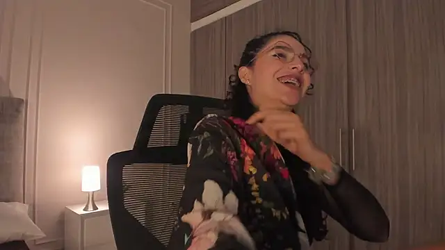 Angel-bells Chat XXX in diretta