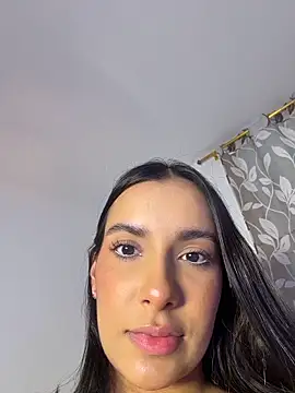 แชท XXX สดของ EmilySearss