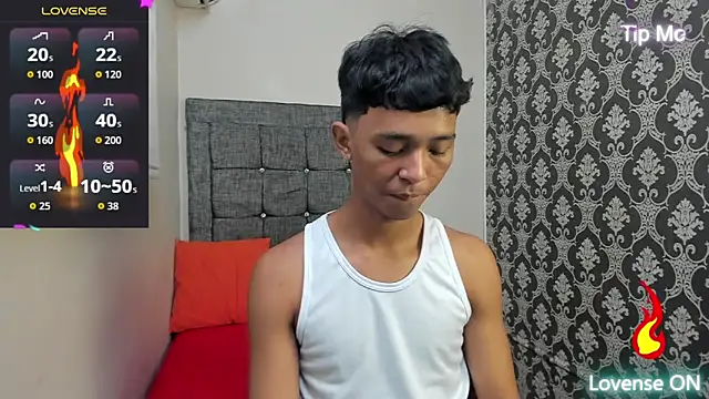 Little_Twink19x élő XXX-chatje