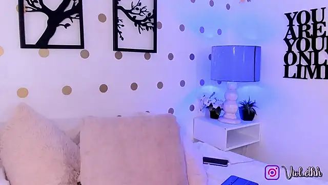 Chatroom XXX en direct de Violeth_00