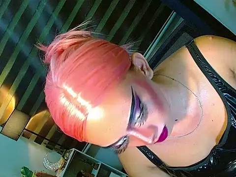 HOLLYWOOD_QUEEN_88 在線直播表演
