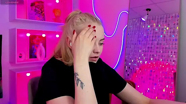 StephanieSweety Adlı Modelin Canlı XXX Sohbeti