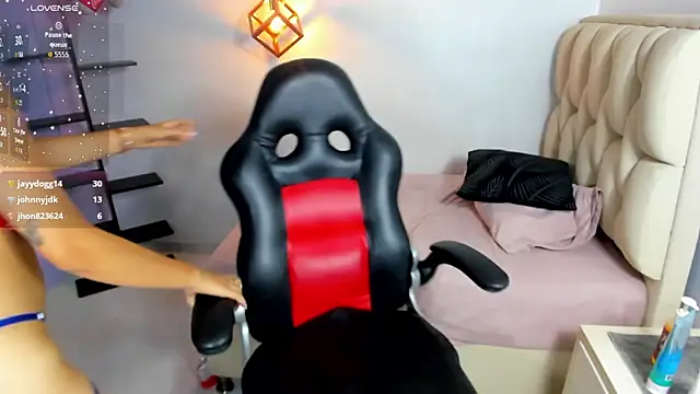 ISAPINK1's Live XXX Chat